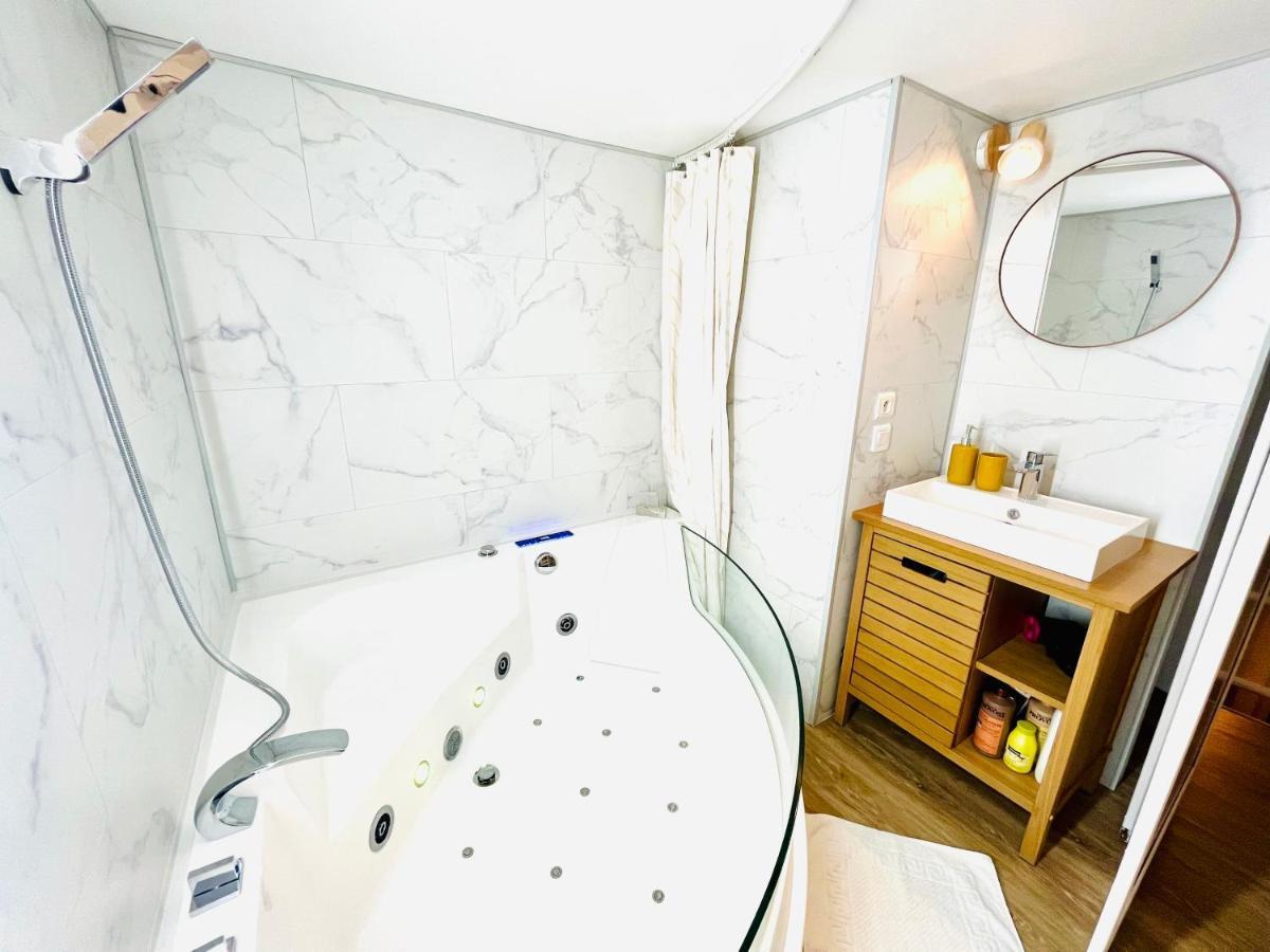 Duplex-Ceiling Height 1,9M-Free Private Parking-Self Check In !! Duplex Climatise-Hauteur Sous Plafond 1,9M-Parking Prive Gratuit-Arrivee Autonome !! Avignon Exterior foto